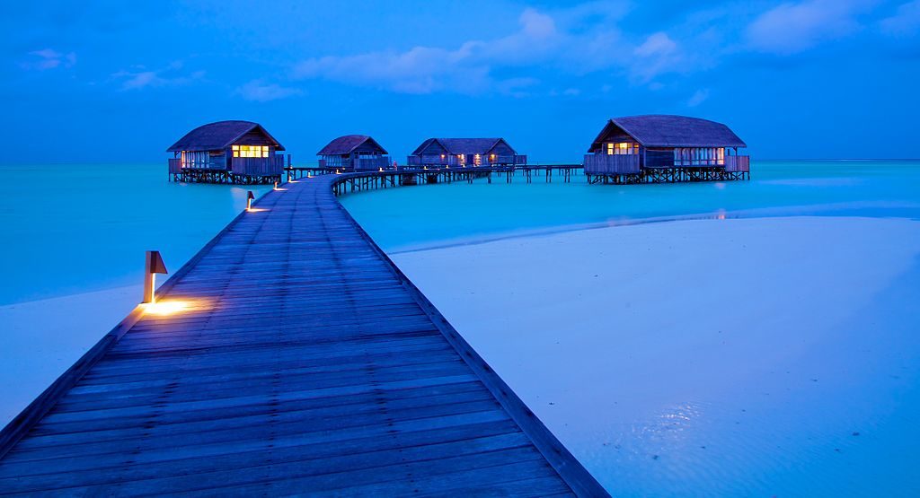 COMO Cocoa Island Resort | Image Credit: <a href="https://www.flickr.com/people/8285539@N07">Chi King</a>, <a href="https://commons.wikimedia.org/wiki/File:Cocoa_Island_(Maldives)-32.jpg">Cocoa Island (Maldives)-32</a>, <a href="https://creativecommons.org/licenses/by/2.0/legalcode" rel="license">CC BY 2.0</a>