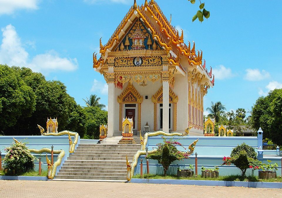Visiting Wat Khunaram in Koh Samui