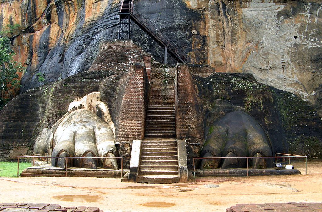 Discovering Sigiriya’s Artistic Heritage – Insights into Frescoes, Poetry & Sculpture