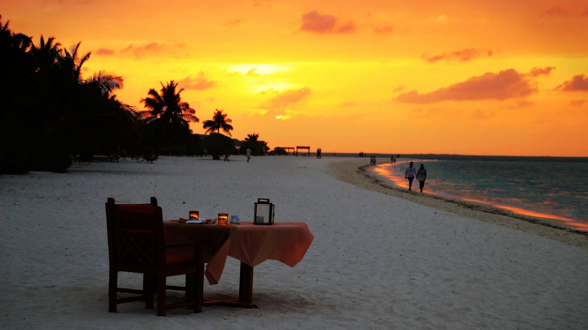 Romantic Dining Experiences in the Maldives