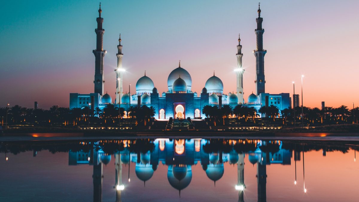 All You Need to Know About Abu Dhabi’s Sheikh Zayed Grand Mosque