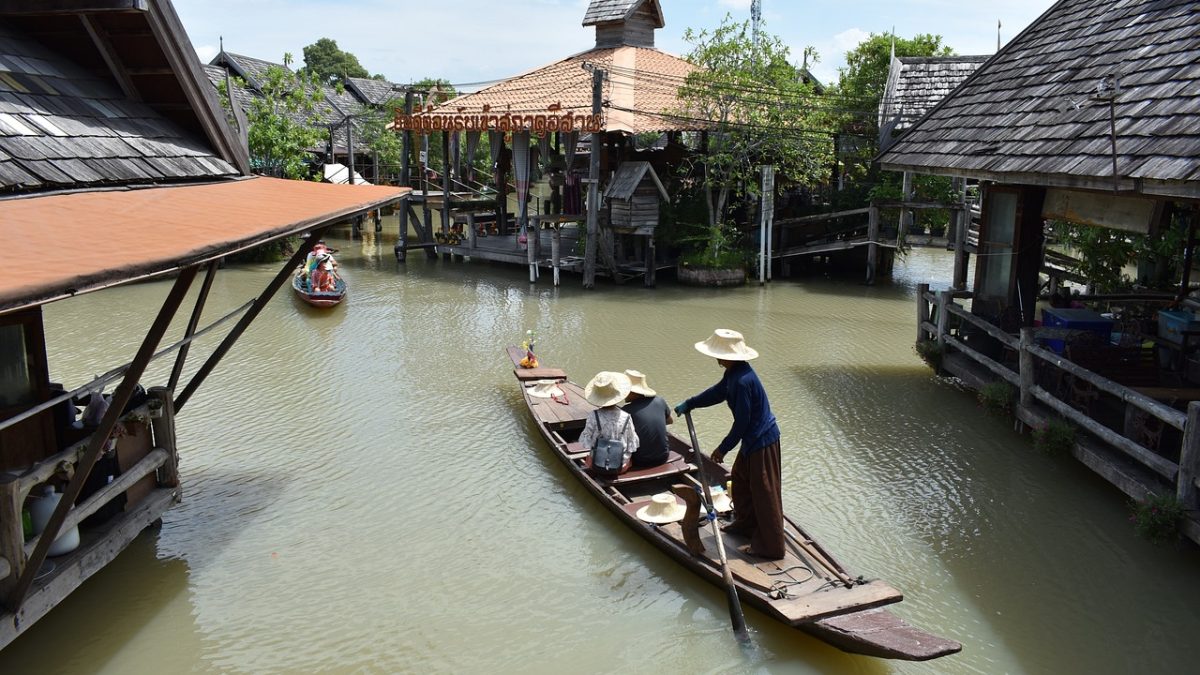 The Vibrant Pattaya Floating Market