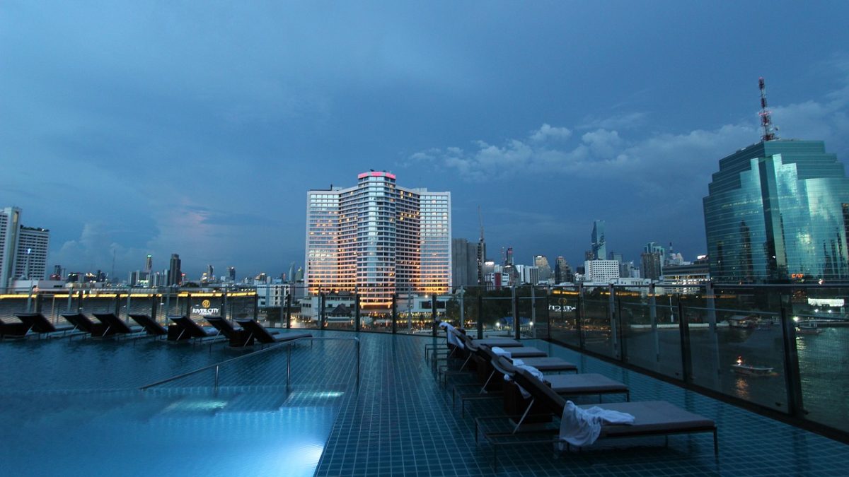 Exploring the Heart of Bangkok: A Complete Guide to Siam Square’s Vibrant Shopping and Dining Scene