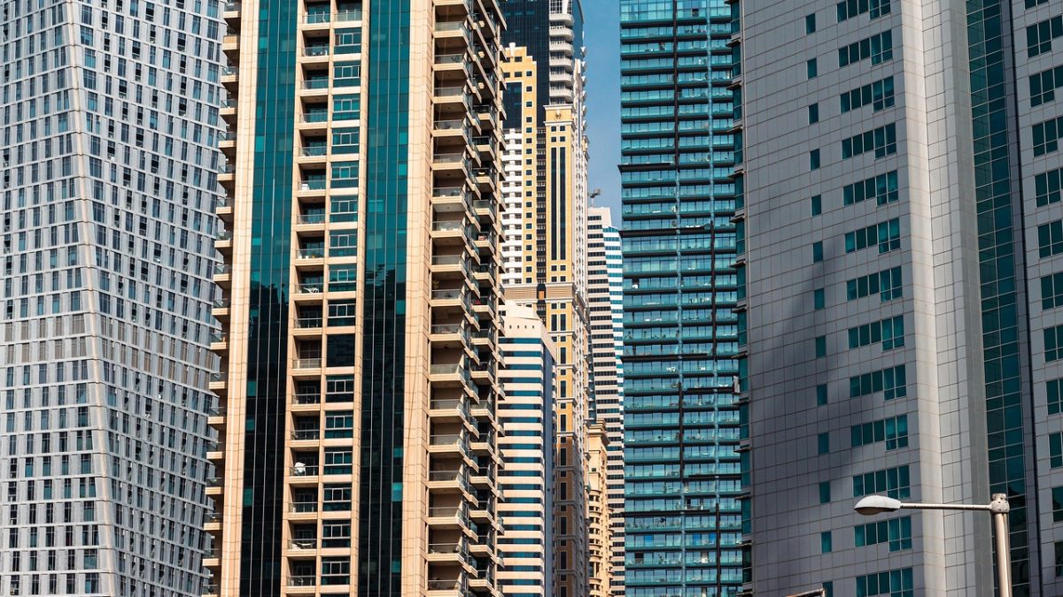 From Souks to Skyscrapers: How Dubai’s Culture Blends the Old and the Ultra-Modern – A Fishing Village-Turned-Innovative Hub
