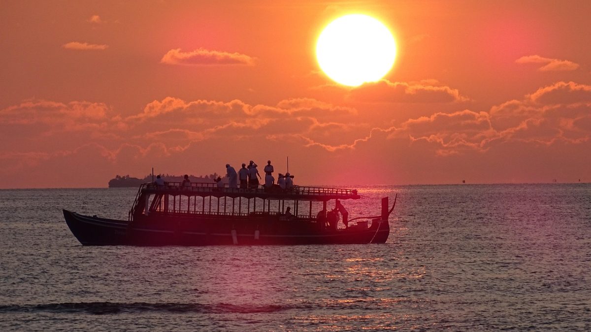 Ways to Hop Islands in the Maldives – Meaningful ways to Travel