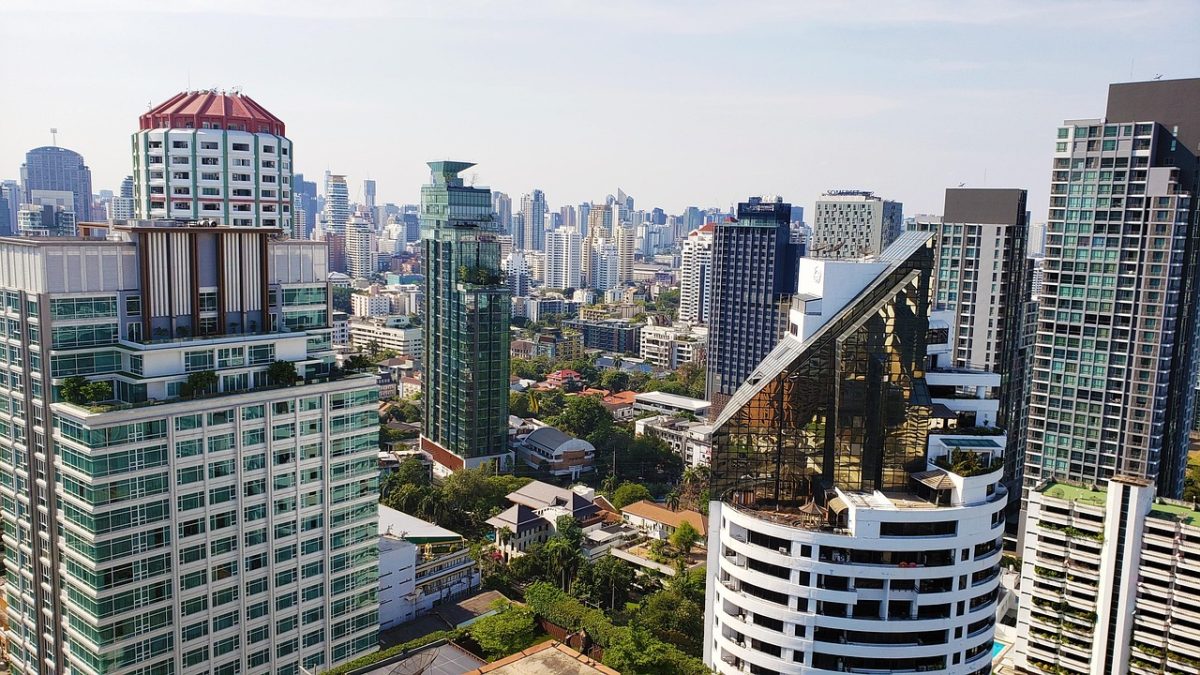 A Local Guide to Staying in Sukhumvit: Sights and Experiences You Shouldn’t Miss