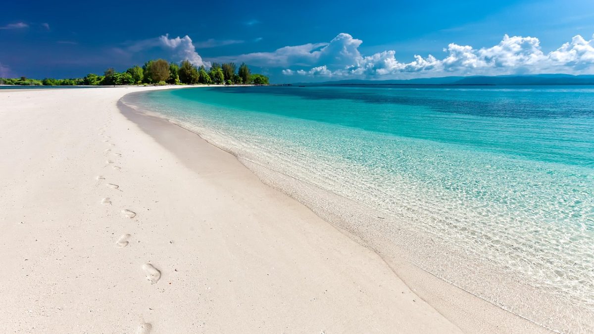 Top Beaches in Koh Lanta: Exploring Tranquil Coastal Charm