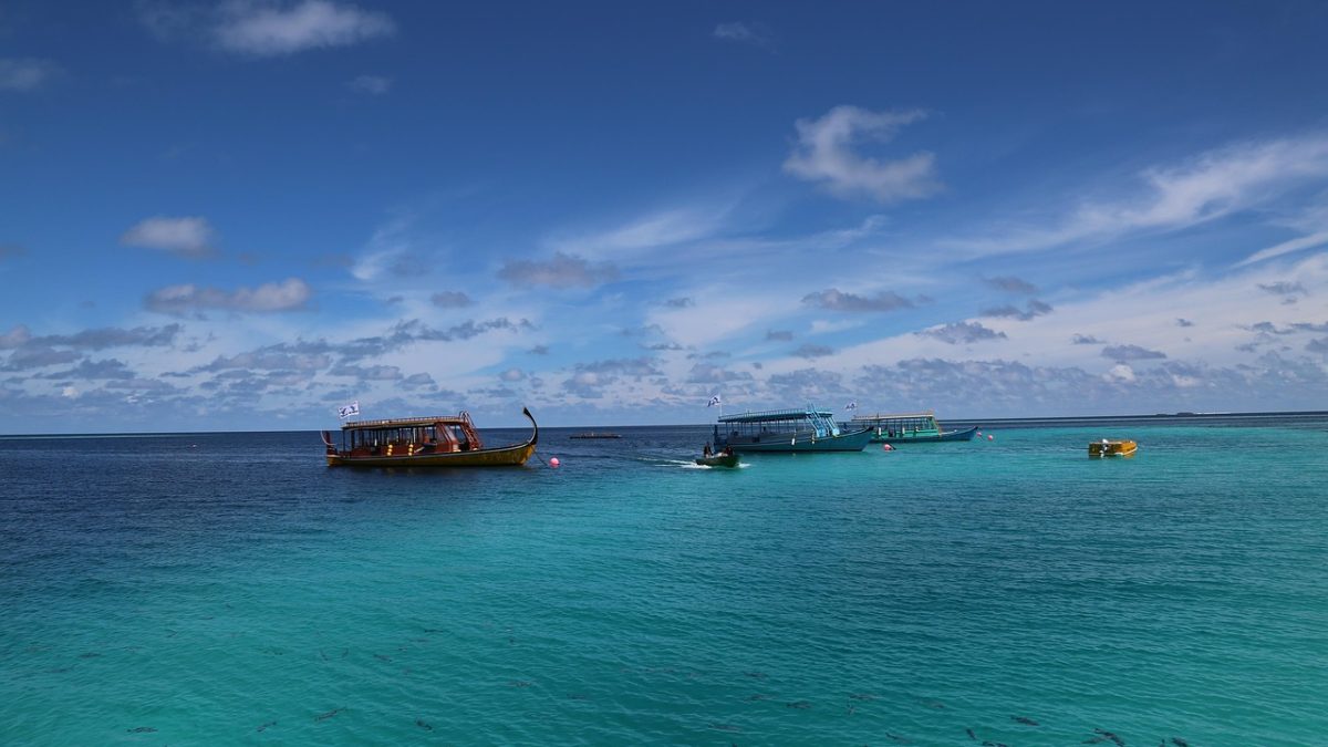 How Do You Choose the Right Maldives Island for Your Vacation?