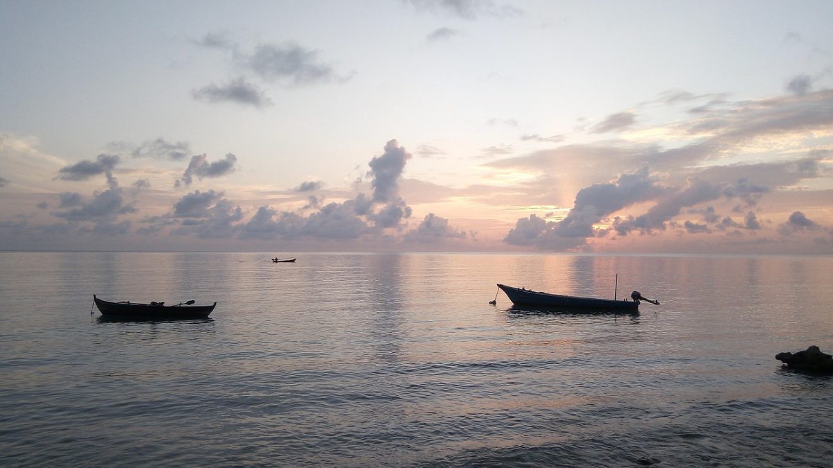 The Maldives Unlocked: Your Definitive Guide to Choosing the Perfect Atoll, Activities, and Stay