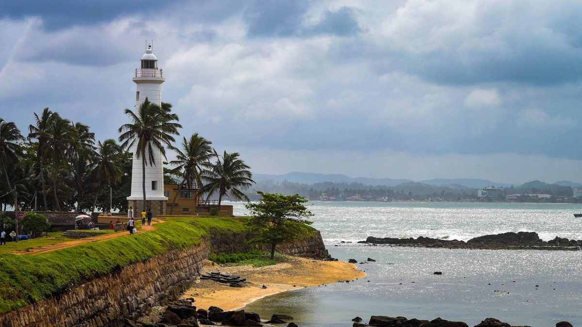Colonial Architecture and Luxury Living in Galle: From Forts to Walawwas
