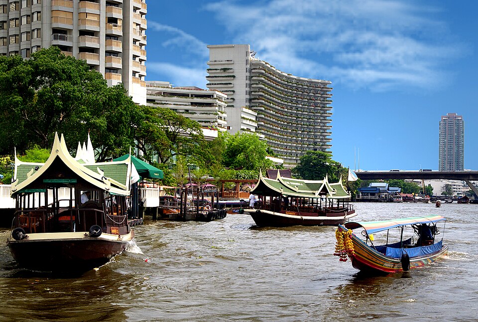 Experiencing the Traditional and the Modern in Bangkok