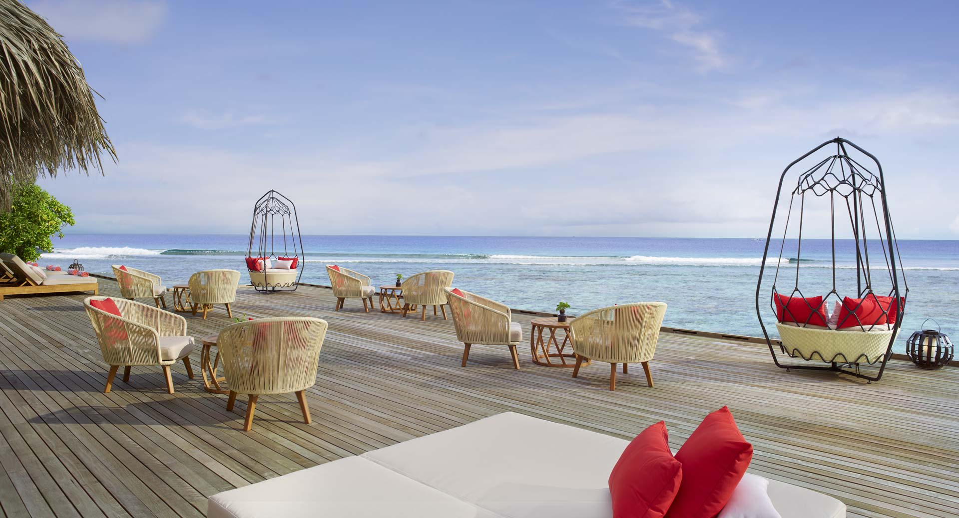 anantara_veli_maldives_resort_restaurant_dhoni_bar_deck