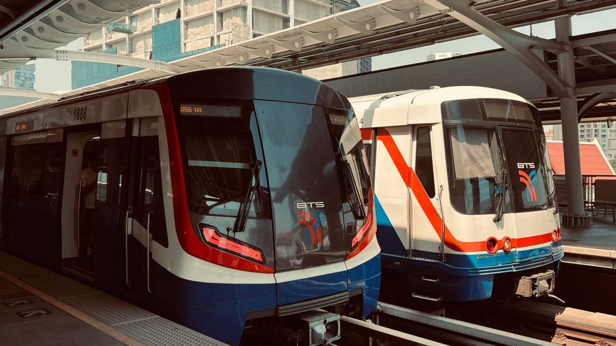 How to Explore Bangkok Easily Using the BTS Skytrain from Sukhumvit