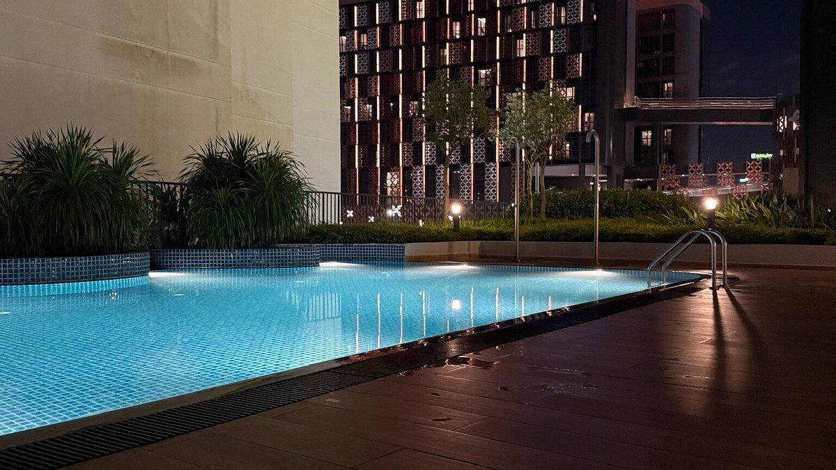 What Makes an Affordable Hotel a Good Base for Exploring Singapore?