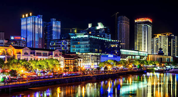 Ningbo Areas Compared for Dining, Leisure, and an Upscale City Stay