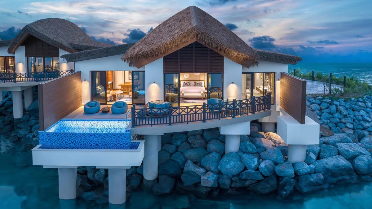 Why Is the UAE a Popular Destination for Luxury Resort Holidays?