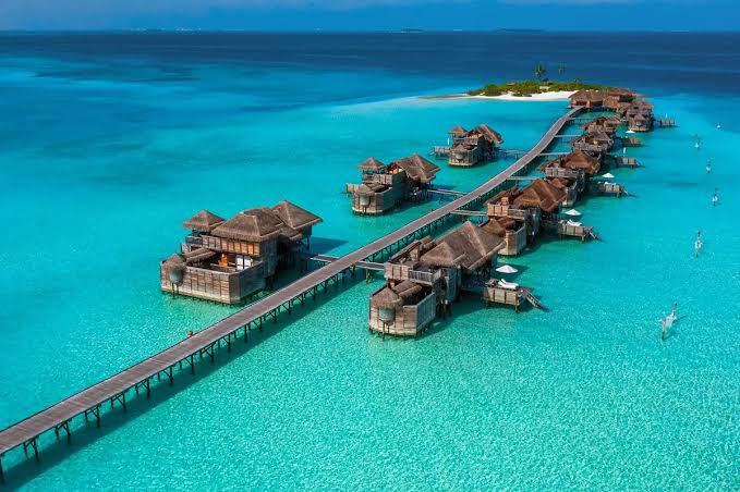 Maldives Private Pool Villa Resorts Compared: Beach Villas vs Overwater Villas
